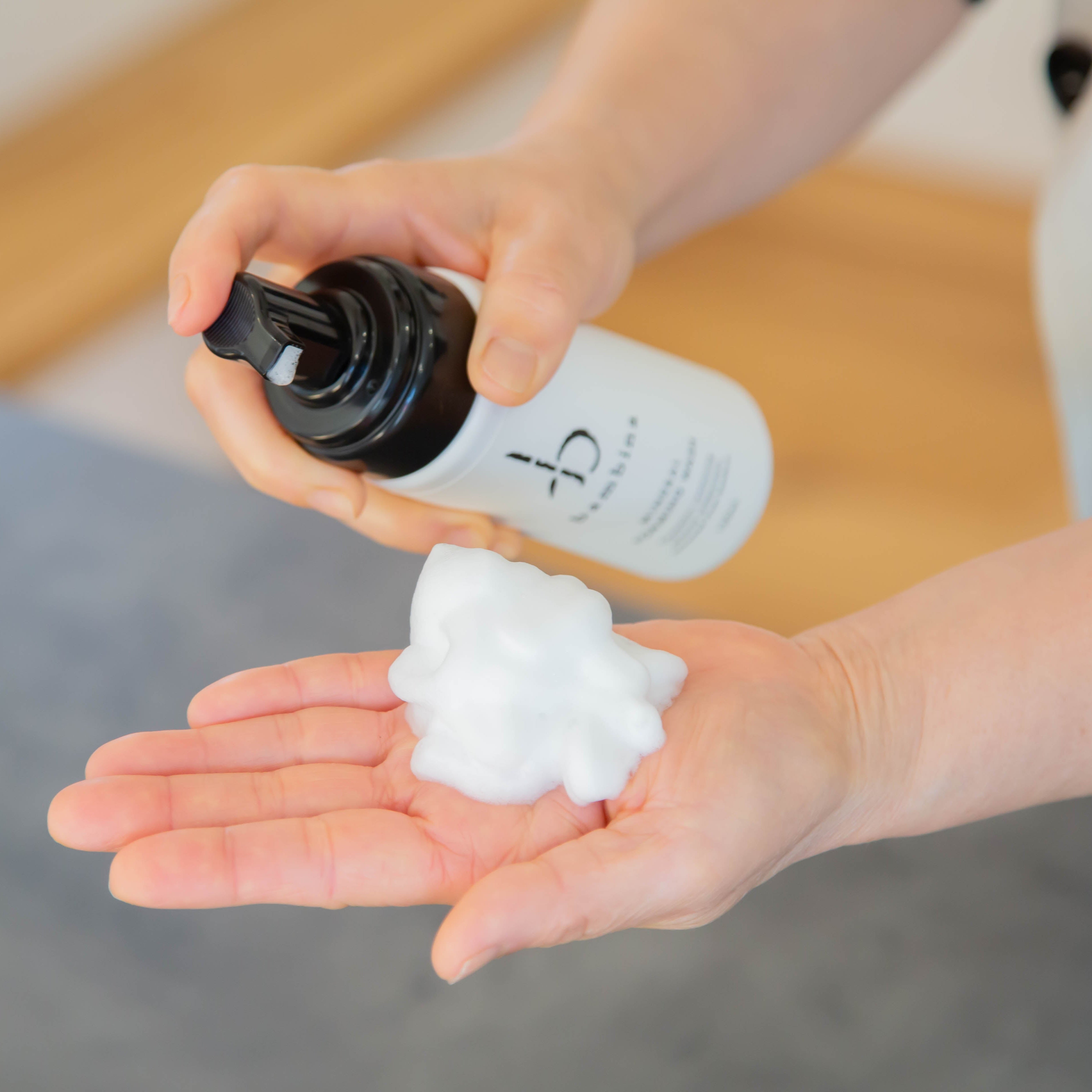 bambina 溫和竹炭礦物胺基酸泡泡洗面慕斯