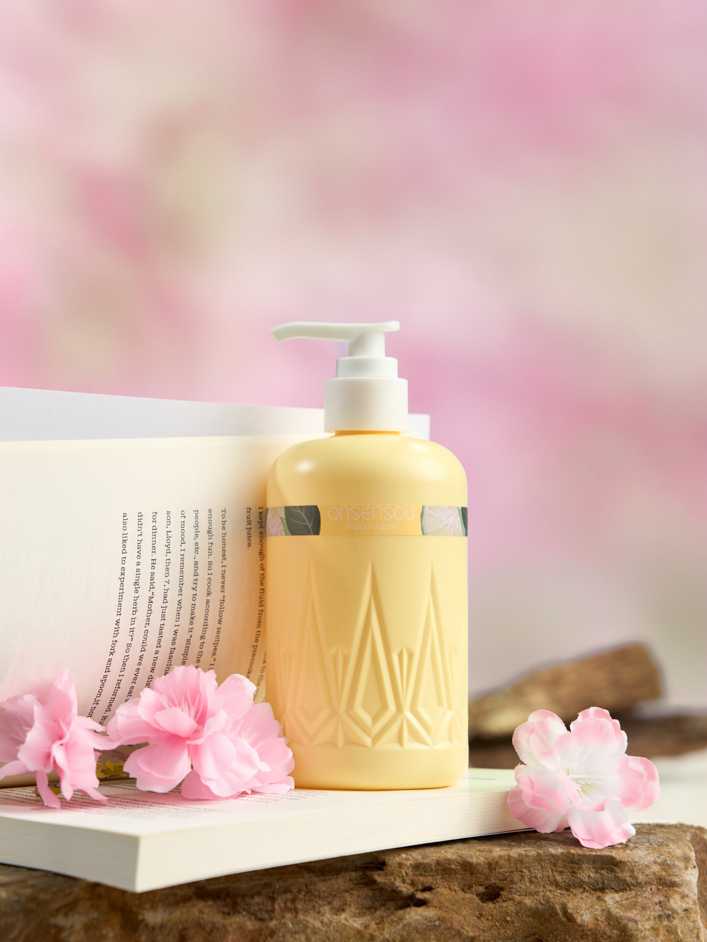 ONSENSOU 溫泉藻身體沐浴乳 KABOSU 柑橘香 300ml|溫泉藻淨膚 × 深層保濕 × 清新木質柑橘香