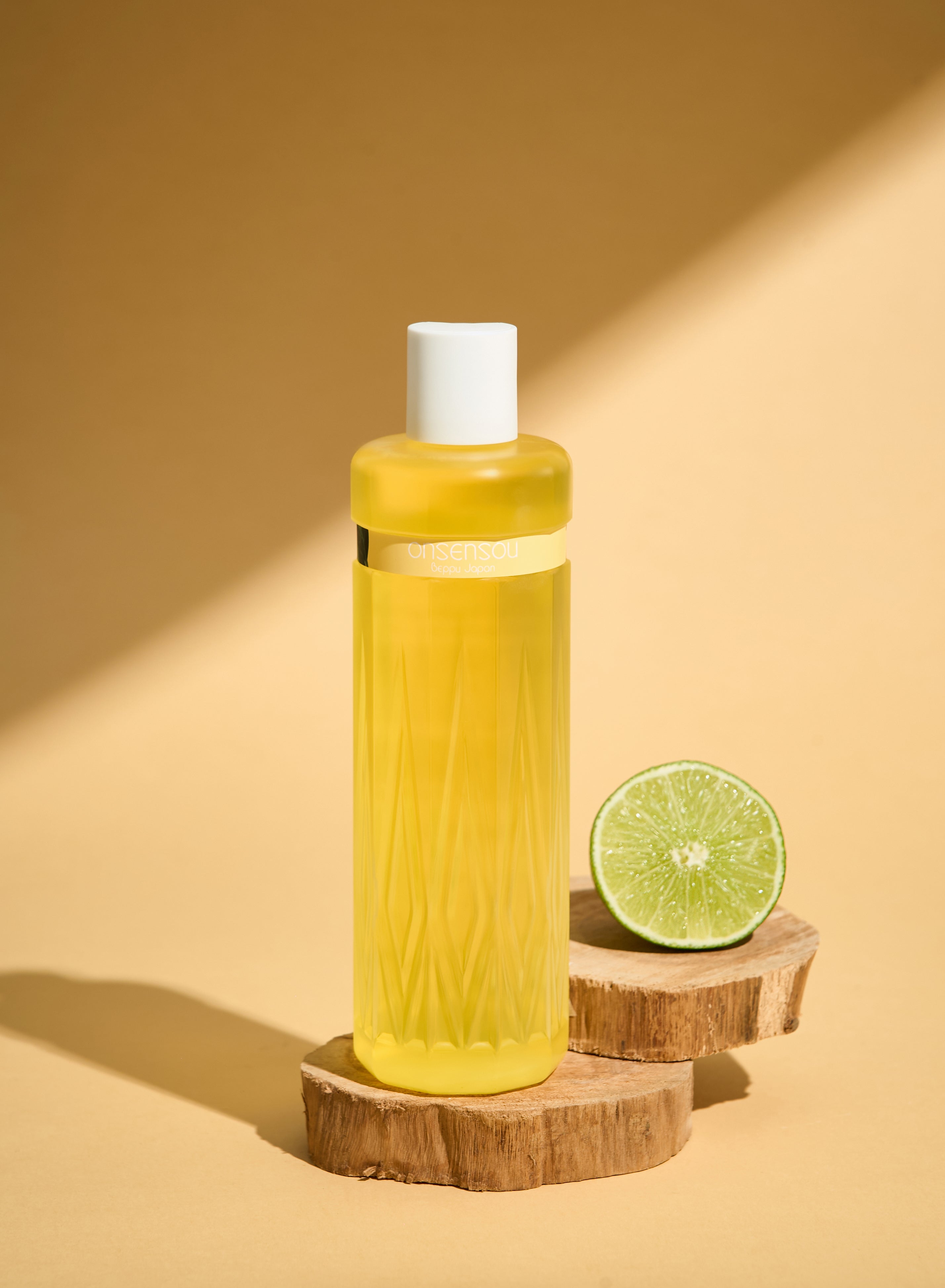 ONSENSOU 溫泉藻保濕洗髮乳 KABOSU｜日本別府溫泉藻 × 柑橘香氣 × 保濕亮澤髮絲