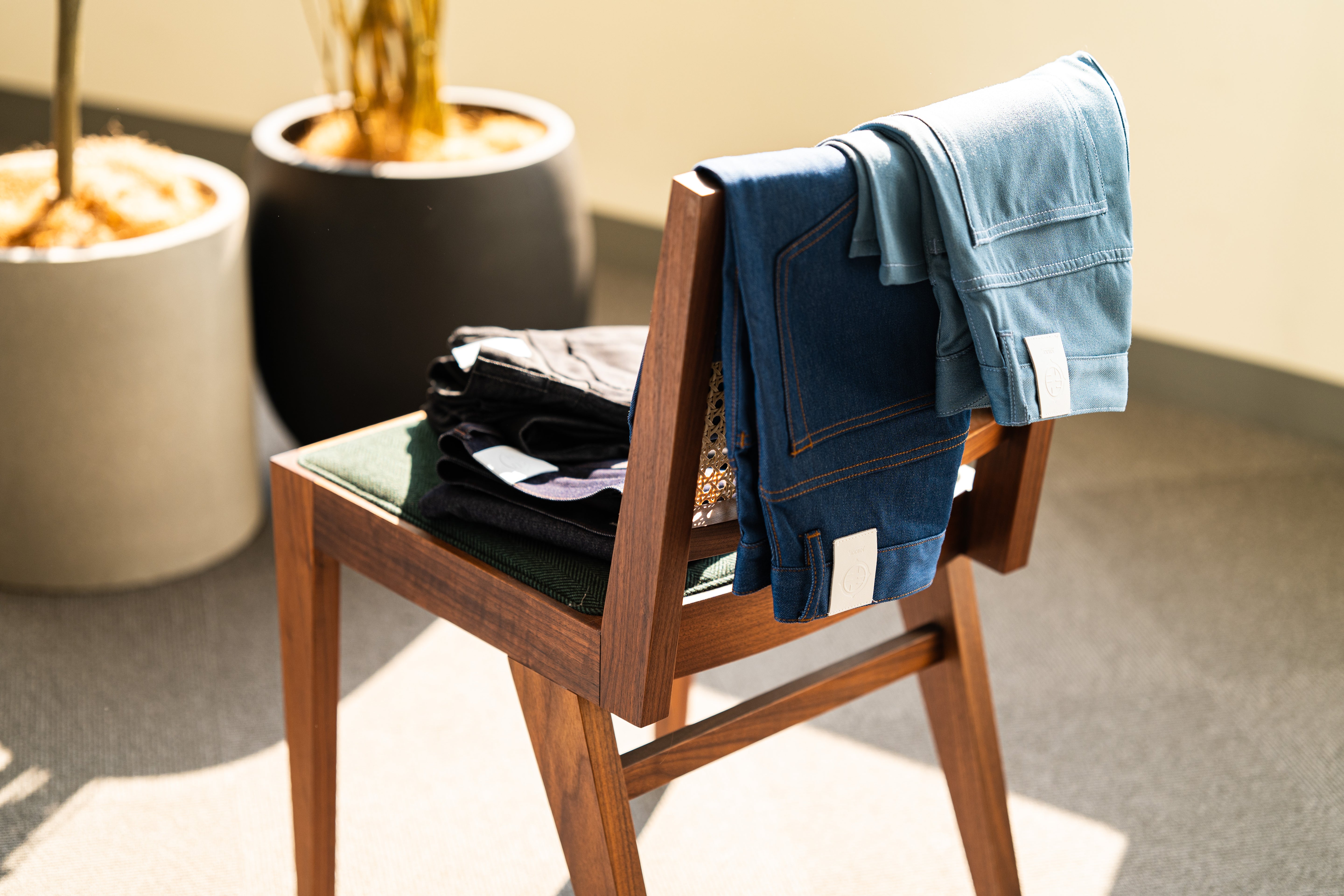 【日本製】NIKKE MAF羊毛丹寧女寬褲｜天然調溫 × 四季皆宜 × 優雅垂墜剪裁