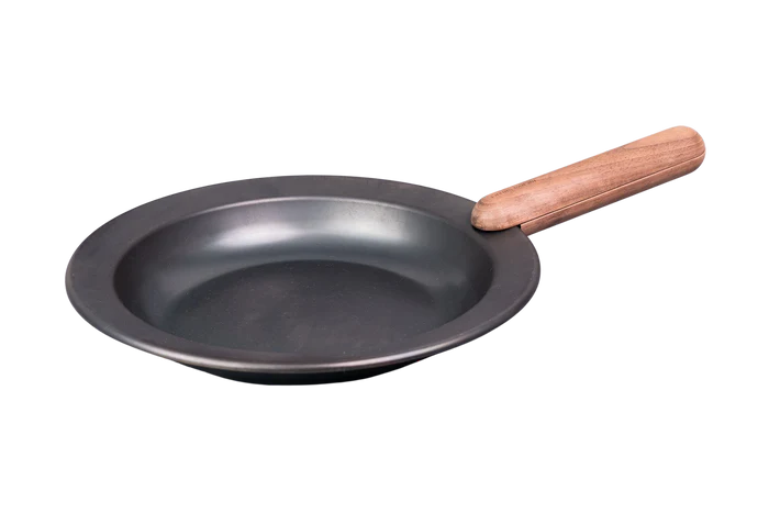 【日本製】鐵製平底鍋L號套裝｜可拆式木柄設計｜IH與瓦斯兩用｜料理直上餐桌的職人鐵鍋