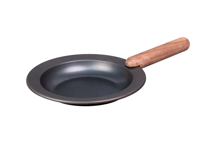 【日本製】鐵製可拆手柄平底鍋 M號套裝｜IH與瓦斯兩用｜職人手工天然木握柄｜健康不沾塗層設計